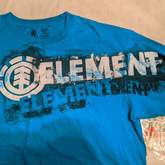 Element Tee - Picture 2 of 3